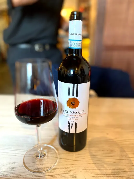 Bottiglia di La Combàrbia, Rosso di Montepulciano